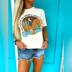Women’s graphic tee - new from boutique